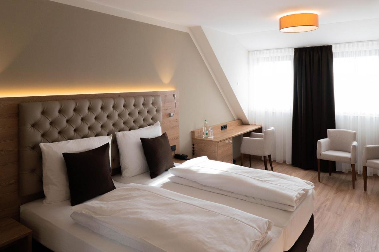 Rossano Boutique Hotel & Ristorante Sachsen bei Ansbach エクステリア 写真