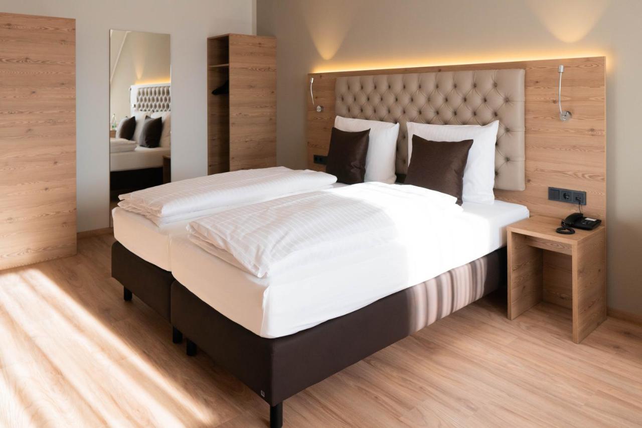 Rossano Boutique Hotel & Ristorante Sachsen bei Ansbach エクステリア 写真