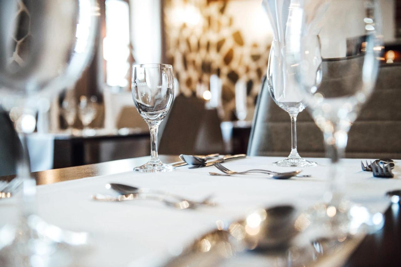 Rossano Boutique Hotel & Ristorante Sachsen bei Ansbach エクステリア 写真