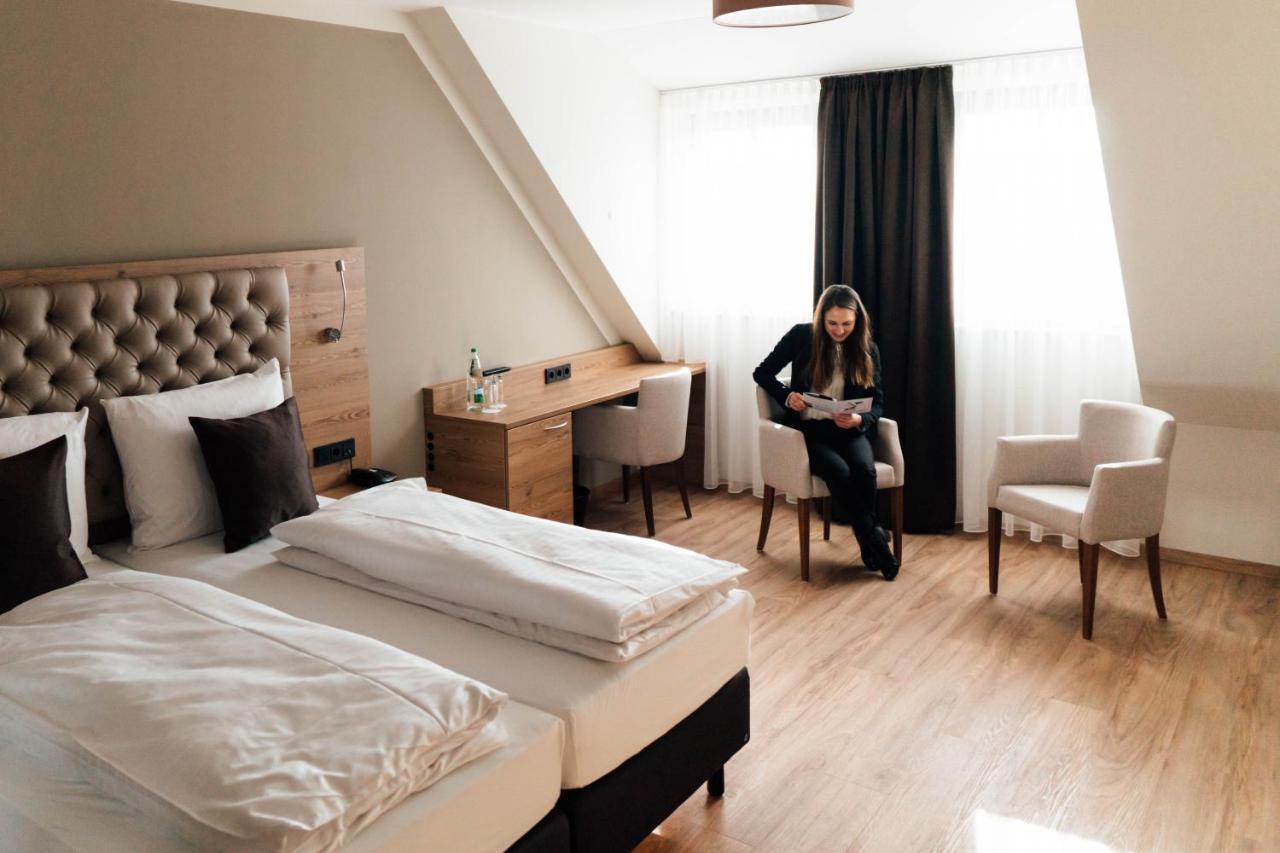 Rossano Boutique Hotel & Ristorante Sachsen bei Ansbach エクステリア 写真