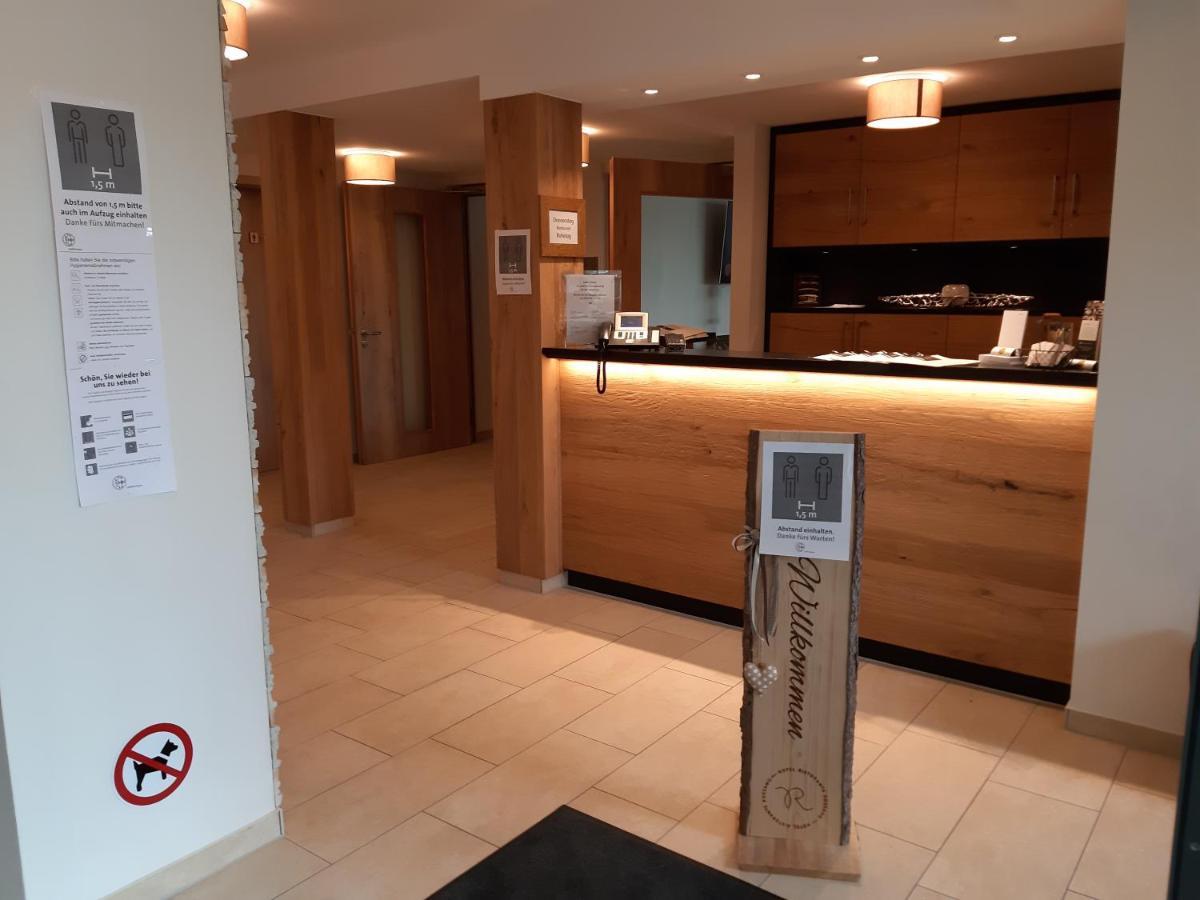 Rossano Boutique Hotel & Ristorante Sachsen bei Ansbach エクステリア 写真