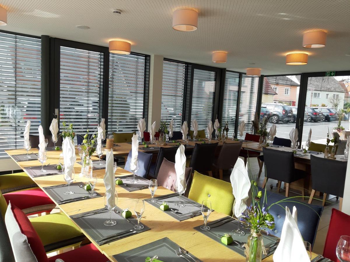 Rossano Boutique Hotel & Ristorante Sachsen bei Ansbach エクステリア 写真